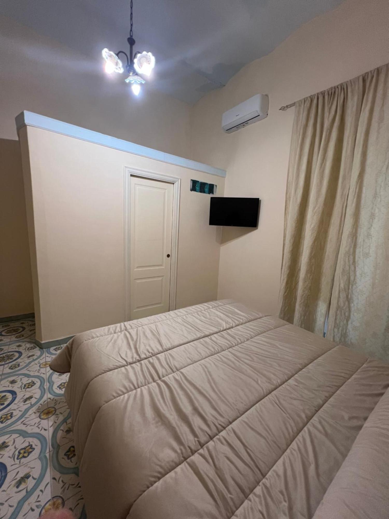 Rosy Bed & Breakfast Naples